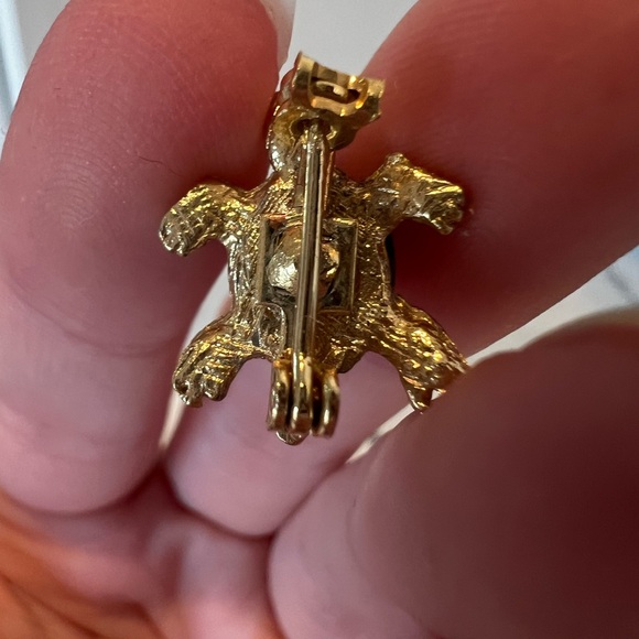 Set of 2 Green Stone Turtle Jewelry Pieces Pin and Necklace Pendant - Picture 16 of 16